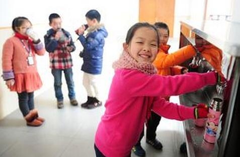 全國青少年健康飲用水工程 超過200萬青少年喝上健康校園直飲水